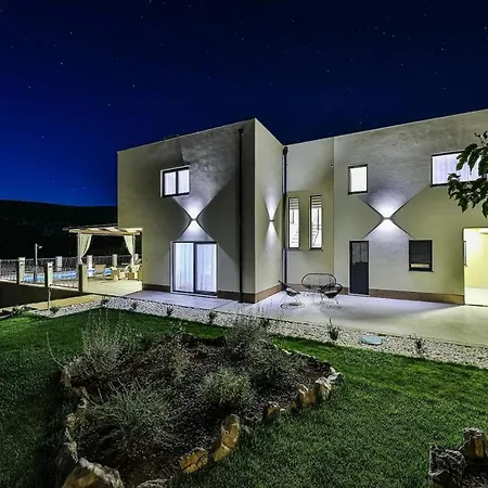 Villa Luxury *