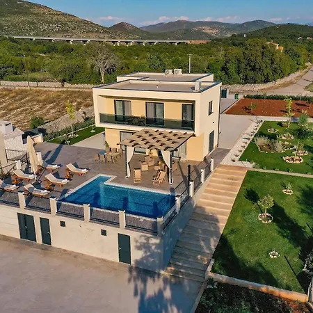 Villa Luxury *